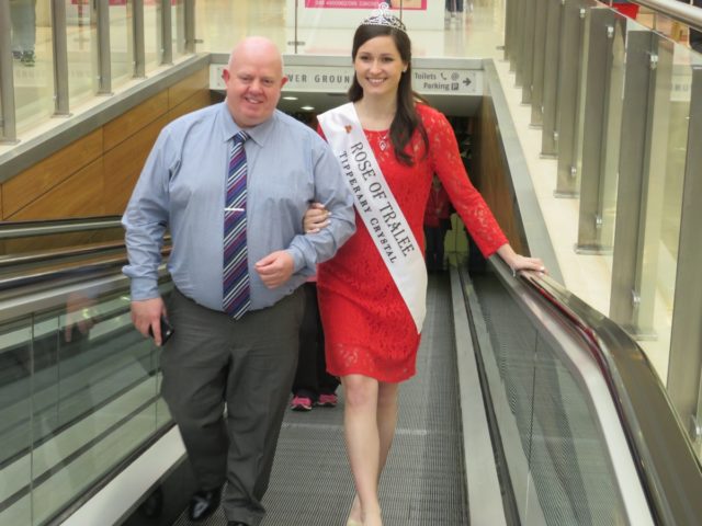 Laois Shopping Centre manager Kevin Doyle welcomes Maggie McEldowney, the current international Rose of Tralee to Portlaoise
