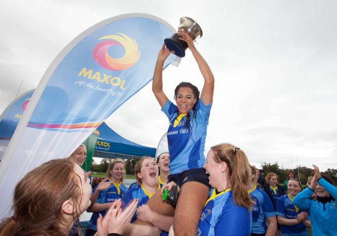 Eimear Corri lifts the Kay Bowen Trophy for DCU