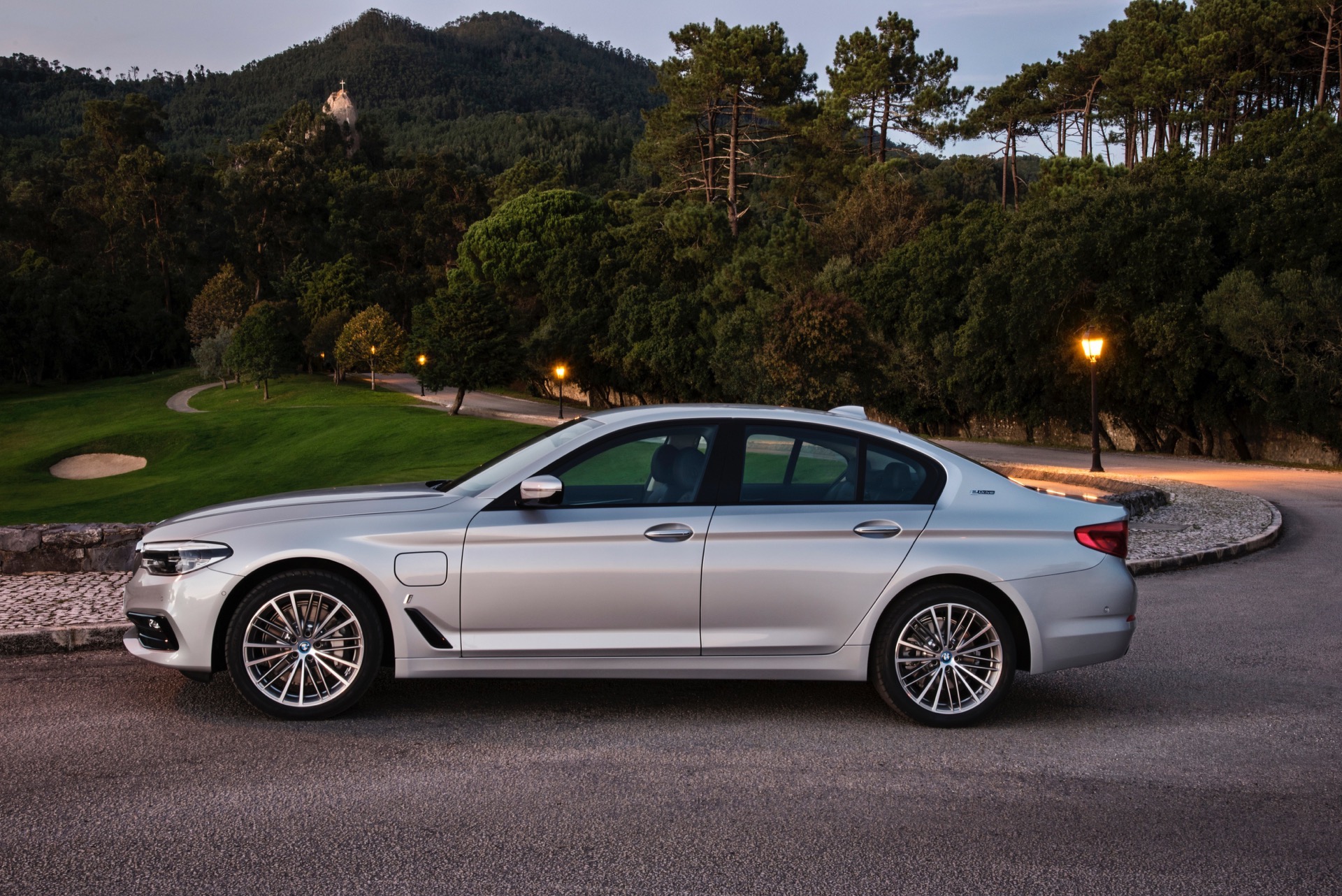 Bob Flavin: The BMW 530e, a real performance hybrid? - Laois Today