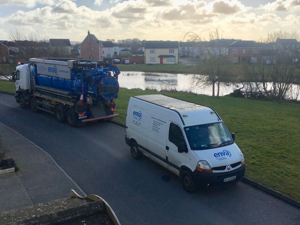 Portlaoise lake clean up under way after oil spill