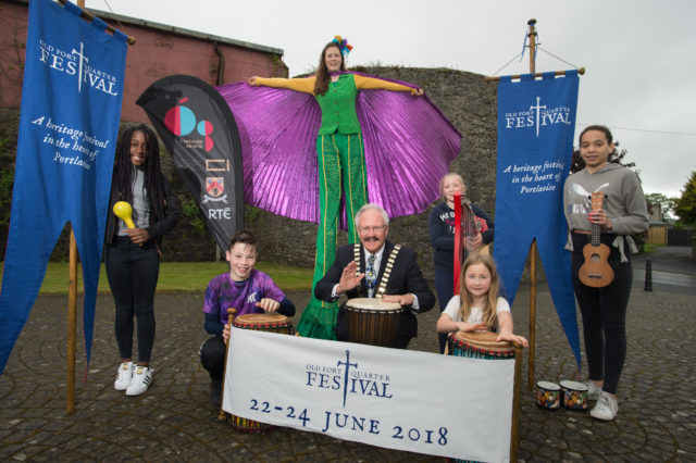 Line-up for Old Fort Quarter Festival revealed. Pictured today at the launch of the Old Fort Quarter festival were: Ross Adams; Heidi Whitten; Maria Corcoran; Shay Cullen and his raven Fiachra; Dinah Thorneycroft; PJ O’Brien; Caothaoirleach of Laois County Council Padraig Fleming; Members of the organising committee.