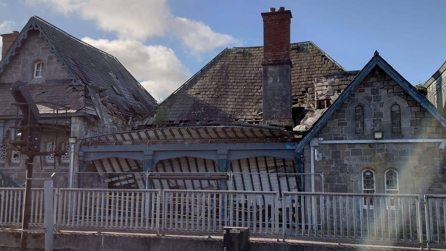 Concern raised over the ‘state’ of railway bridge in Laois town Concern raised over the ‘state’ of railway bridge in Laois town