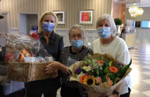 Theresa Keyes (centre) with Beth Wogan, Family Carers Ireland (left) and Alison Hackett, Family Carers Ireland