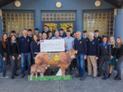 2022-09-16 - Clonaslee Cheque Preentation-8708