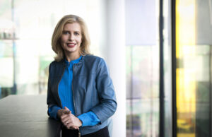 Paula Neary, Accenture