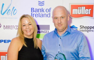 Nikki Murran, director of Grocery Retail, Excel Recruitment, presents the Cash and Carry Manager of the Year Award to Keith Browne, 4 Aces Wholesale, Portlaoise, Co. Laois, at the ShelfLife Grocery Management Awards 2023