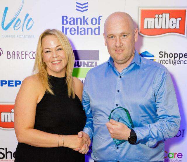 Nikki Murran, director of Grocery Retail, Excel Recruitment, presents the Cash and Carry Manager of the Year Award to Keith Browne, 4 Aces Wholesale, Portlaoise, Co. Laois, at the ShelfLife Grocery Management Awards 2023